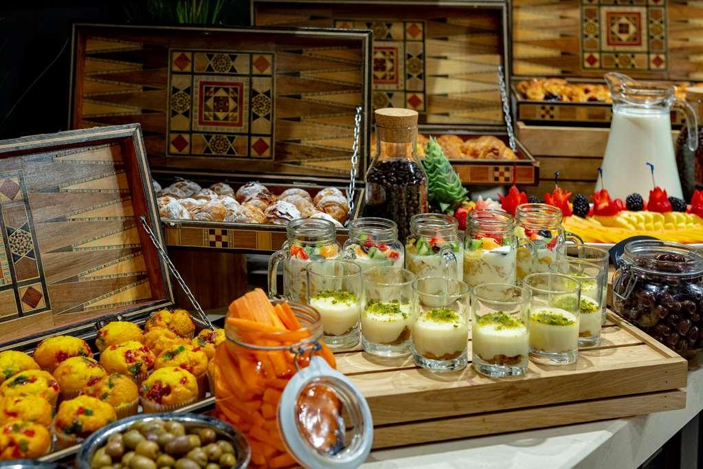 Four Points By Sheraton Production City, Dubaj Restauracja zdjęcie