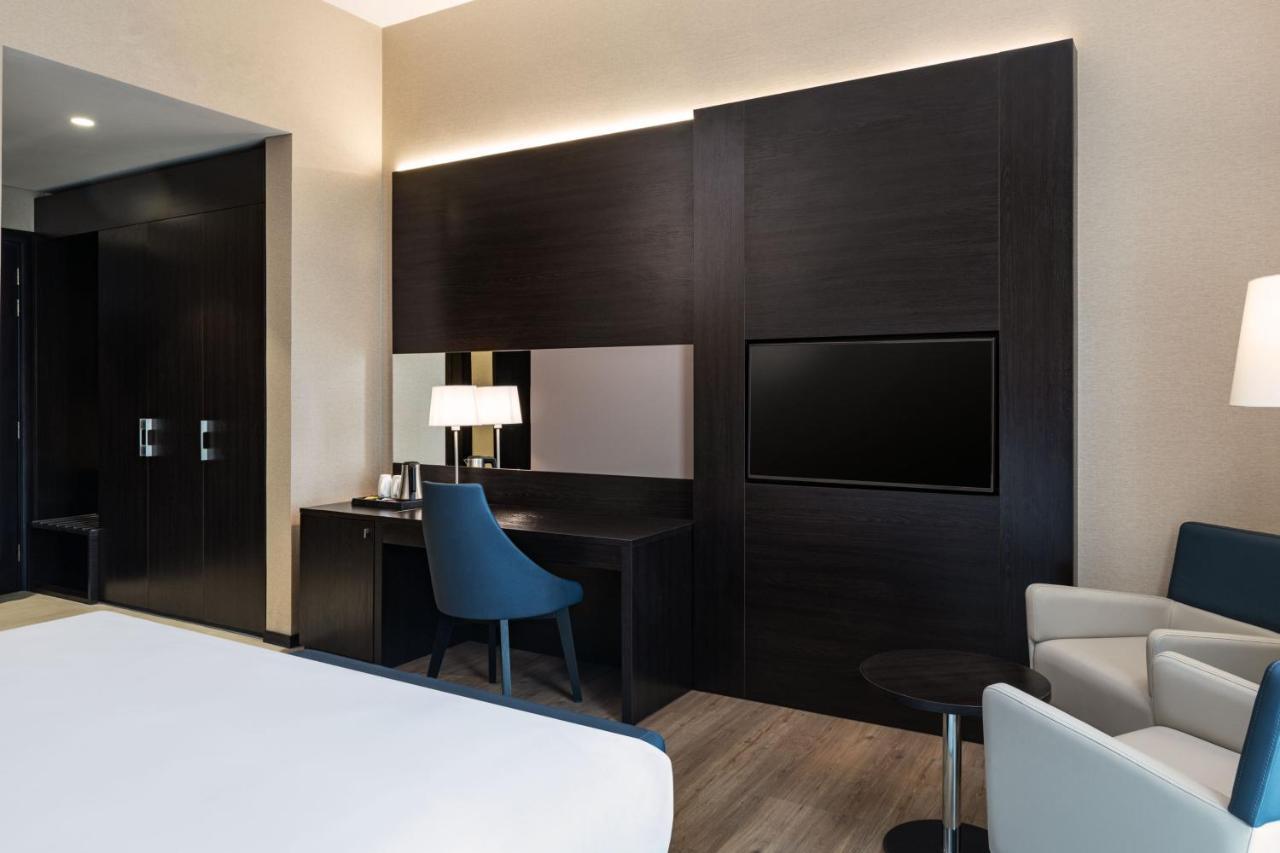 Four Points By Sheraton Production City, Dubaj Zewnętrze zdjęcie