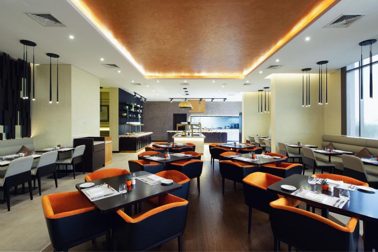 Four Points By Sheraton Production City, Dubaj Zewnętrze zdjęcie